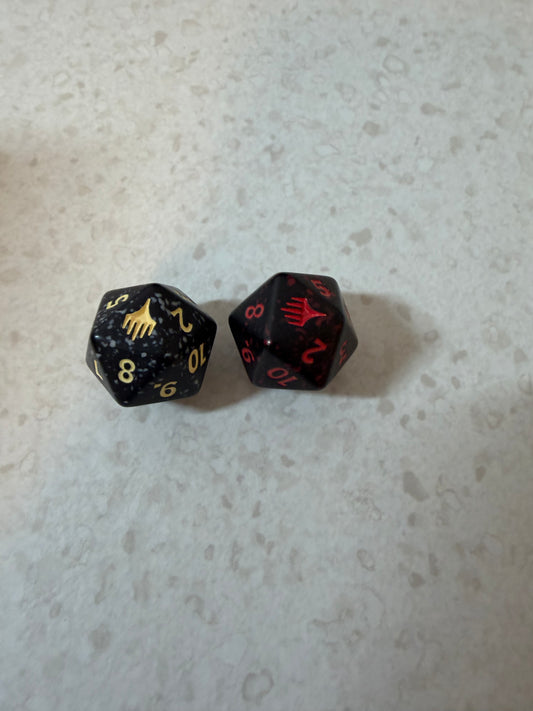 2x Marvek Dice (1x White) (1x Red) MTG Marvel